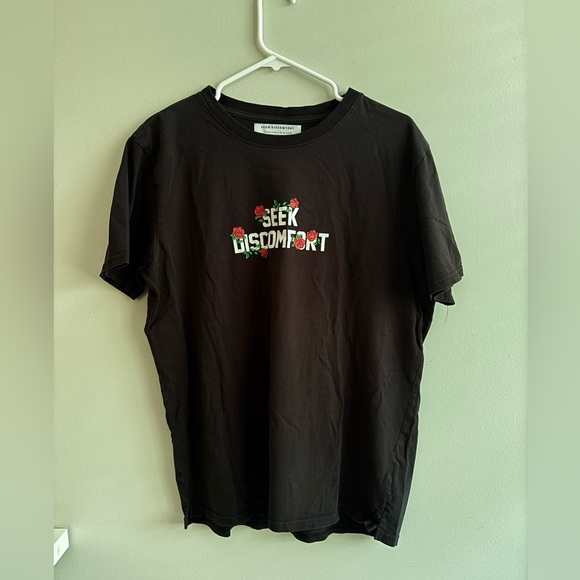 Seek Discomfort Black T-Shirt Size Large - Picture 1 of 4